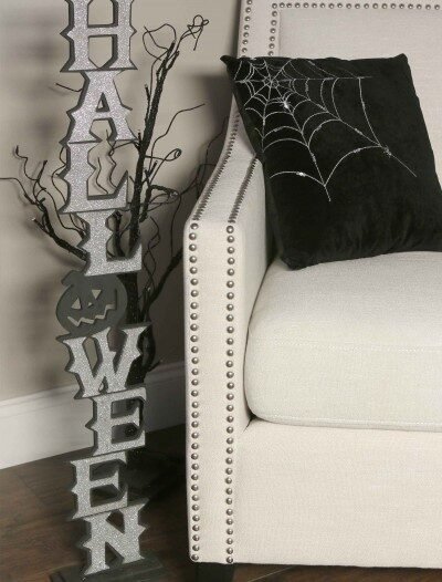 halloween_costumes__36-silver-vertical-halloween-cutout-400x526-3100772