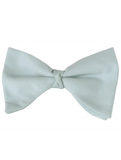 halloween_costumes__blue-tuxedo-bow-tie-400x526-1546861